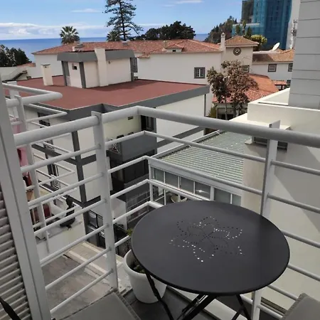 Amelia Apartment